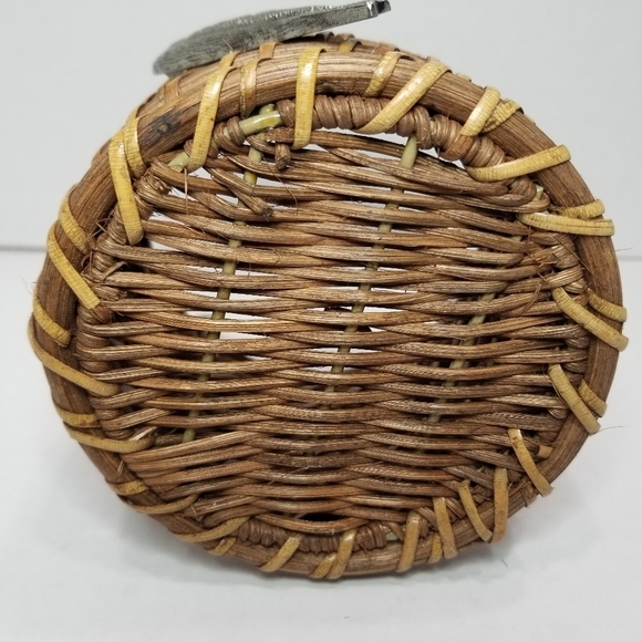 Rattan Wine Bottle Holder & Bird Stopper Basket Weave Unique Gift - Picture 5 of 12